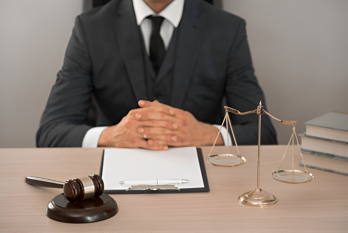 "Top Qualities to Look for in a Business Disputes Law Firm i