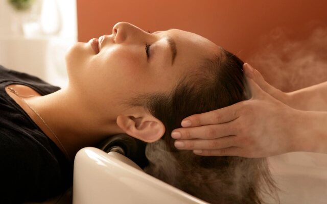 Head-and-Scalp-Massage-in-Boston